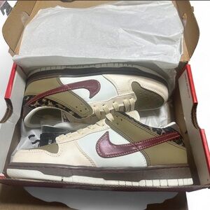 Nike Dunk Low Retro
Khaki Team Red Pearl White (Women's) Size 7.5